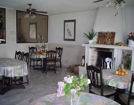 Villa Corona Hotel 3*