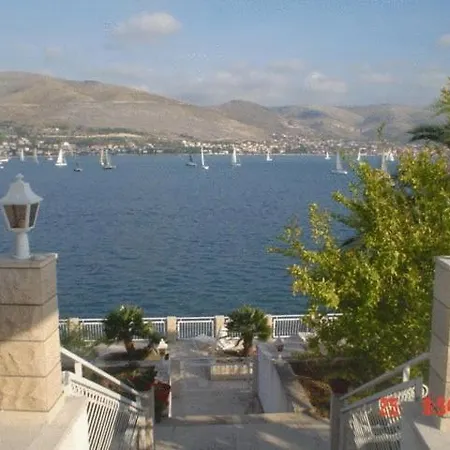 Villa Corona Hotel 3*