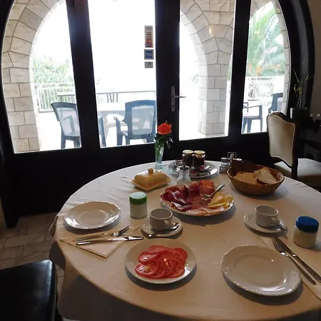 Villa Corona Hotel Donji Okrug (Ciovo)