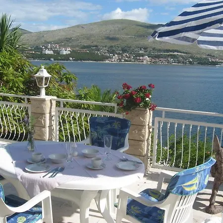 Villa Corona Hotel 3*