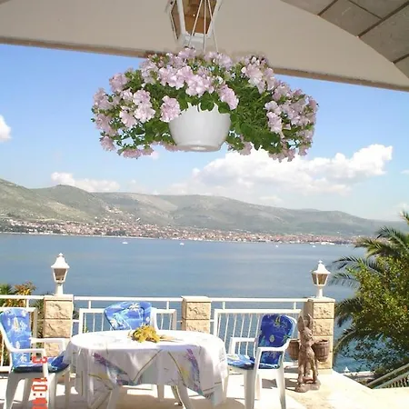 Отель Villa Corona 3*
